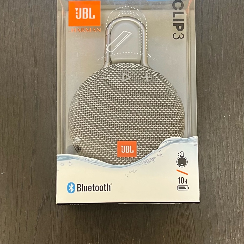 JBL Clip 3 Bluetooth Speaker - Gray